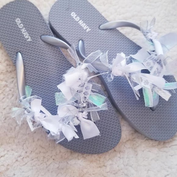 Puppy Paw Prints Flip Flops Sz 6-New - Picture 1 of 6